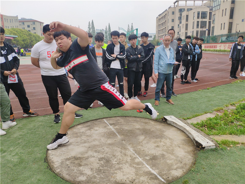 1557368099892020993.jpg IMG_20190428_143535_BURST43.jpg